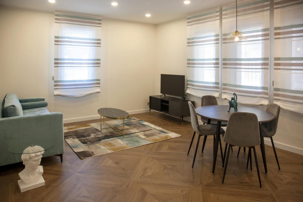 Apartamentos La Quinta Burgos Bagian luar foto
