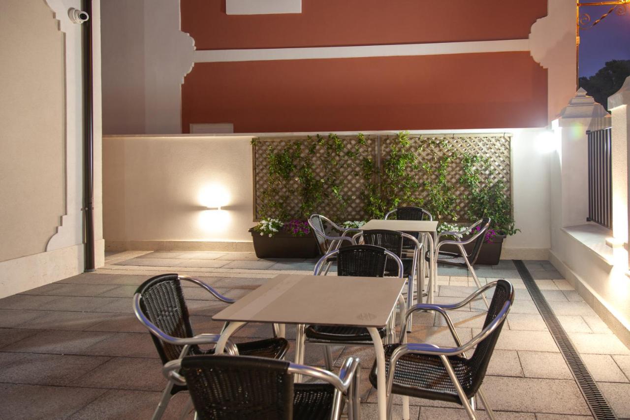 Apartamentos La Quinta Burgos Bagian luar foto