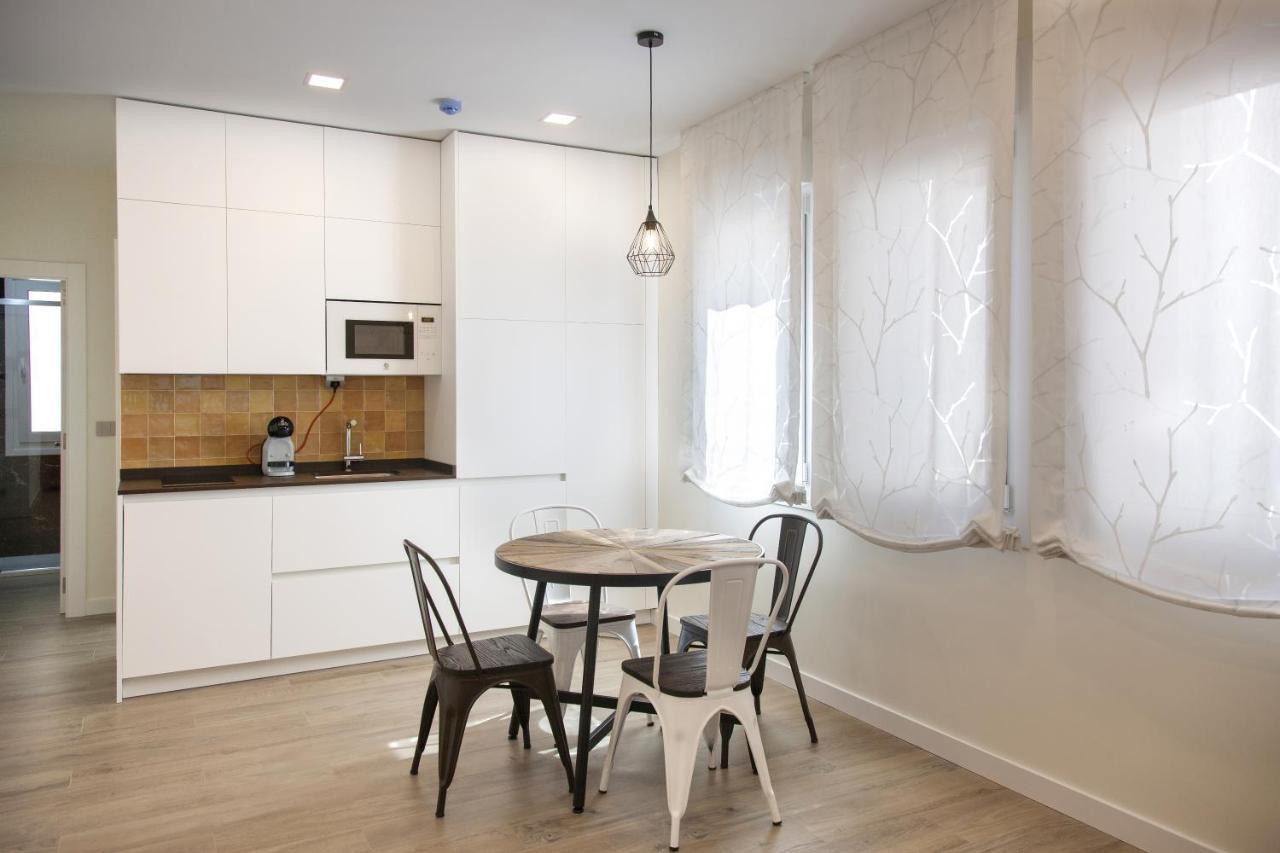Apartamentos La Quinta Burgos Bagian luar foto