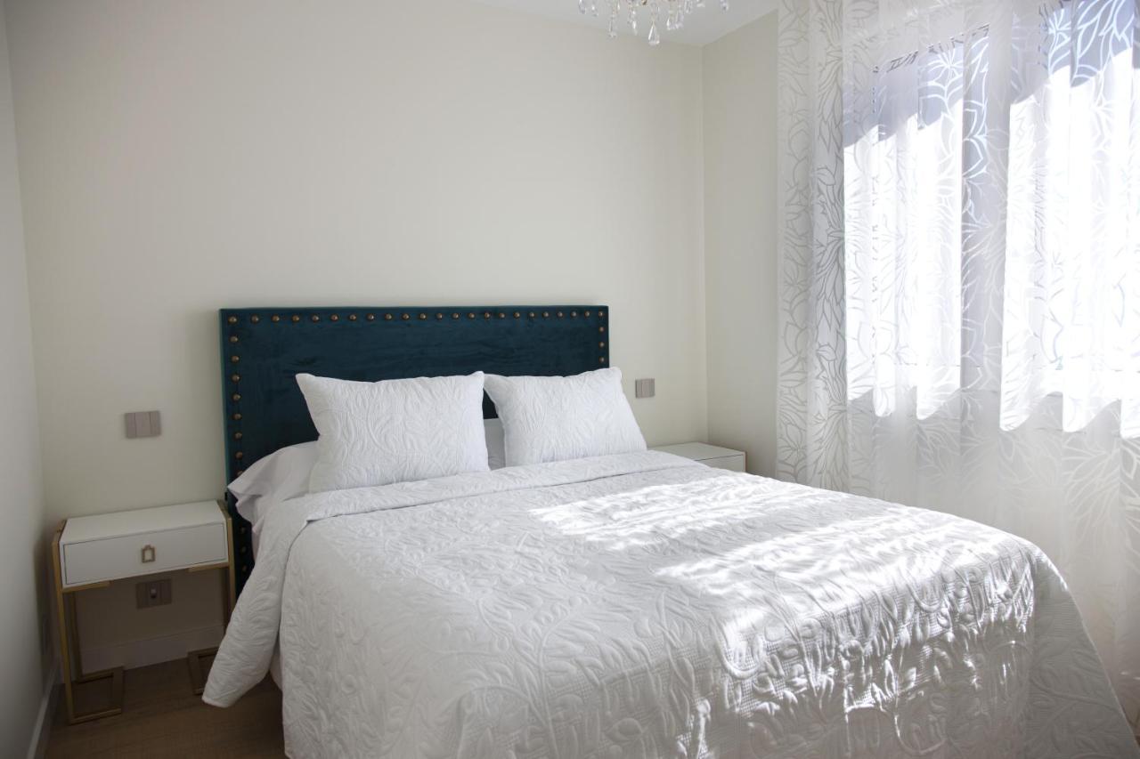 Apartamentos La Quinta Burgos Bagian luar foto