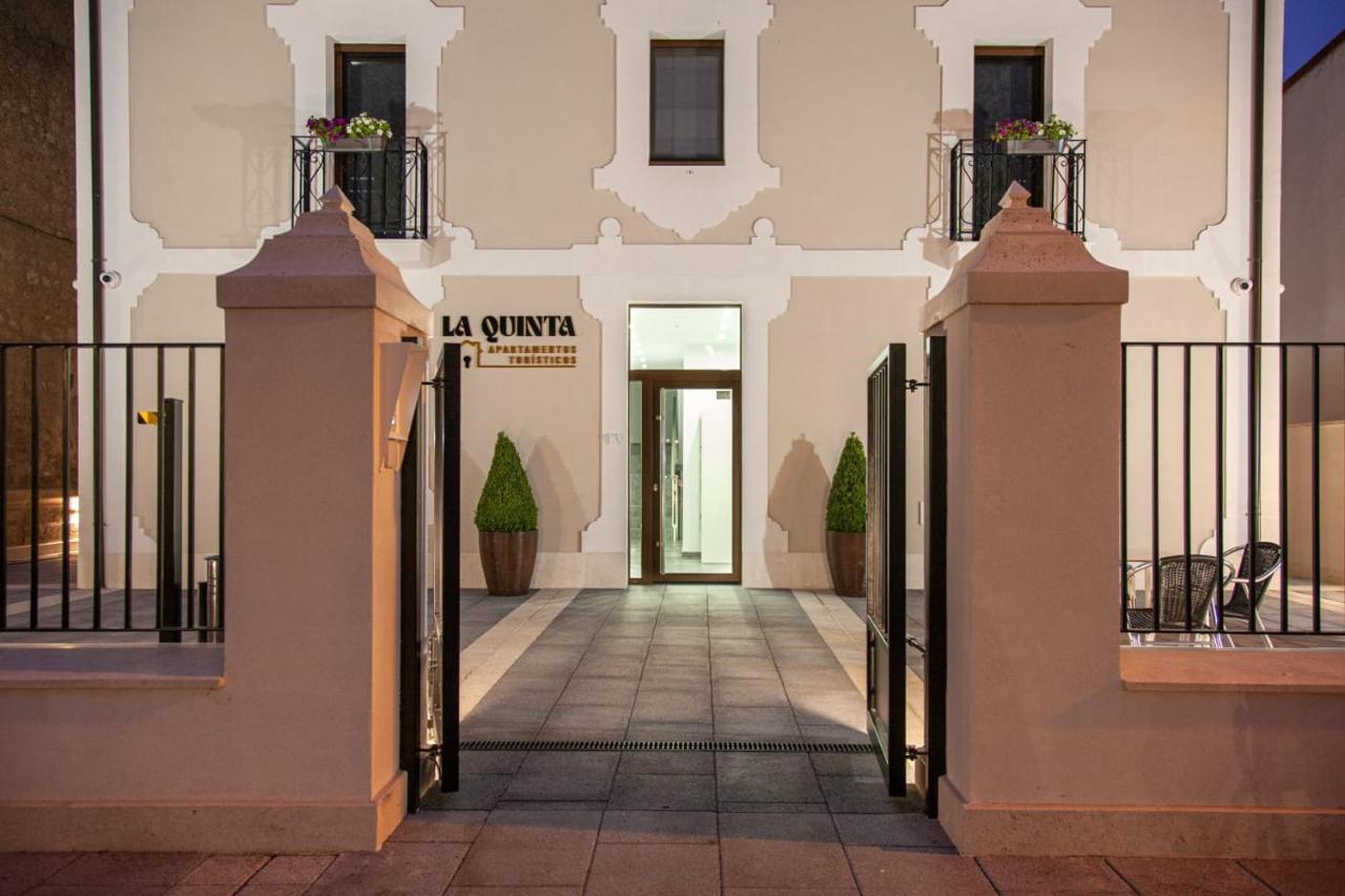 Apartamentos La Quinta Burgos Bagian luar foto